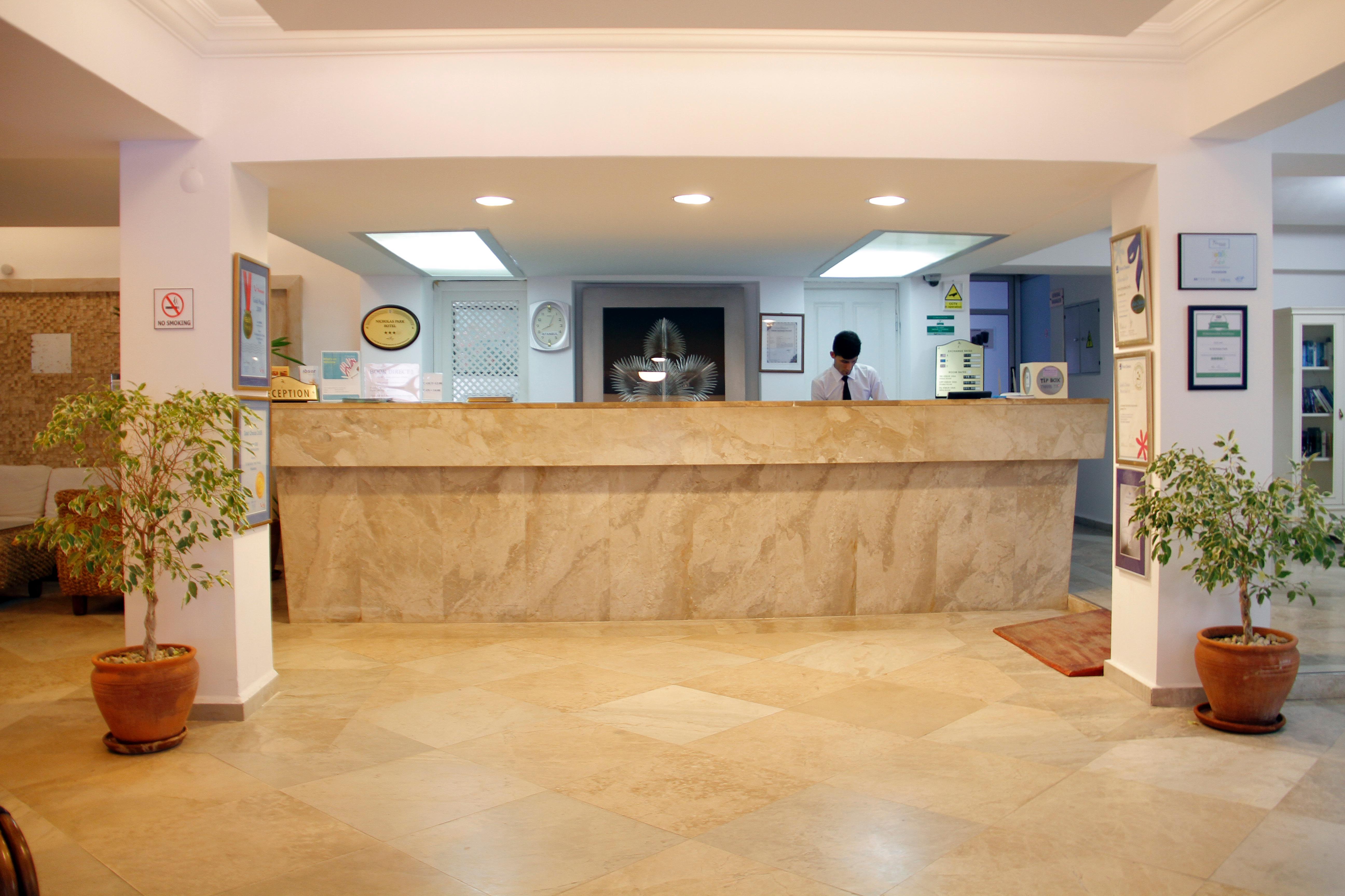 אולודניץ Nicholas Park Hotel מראה חיצוני תמונה