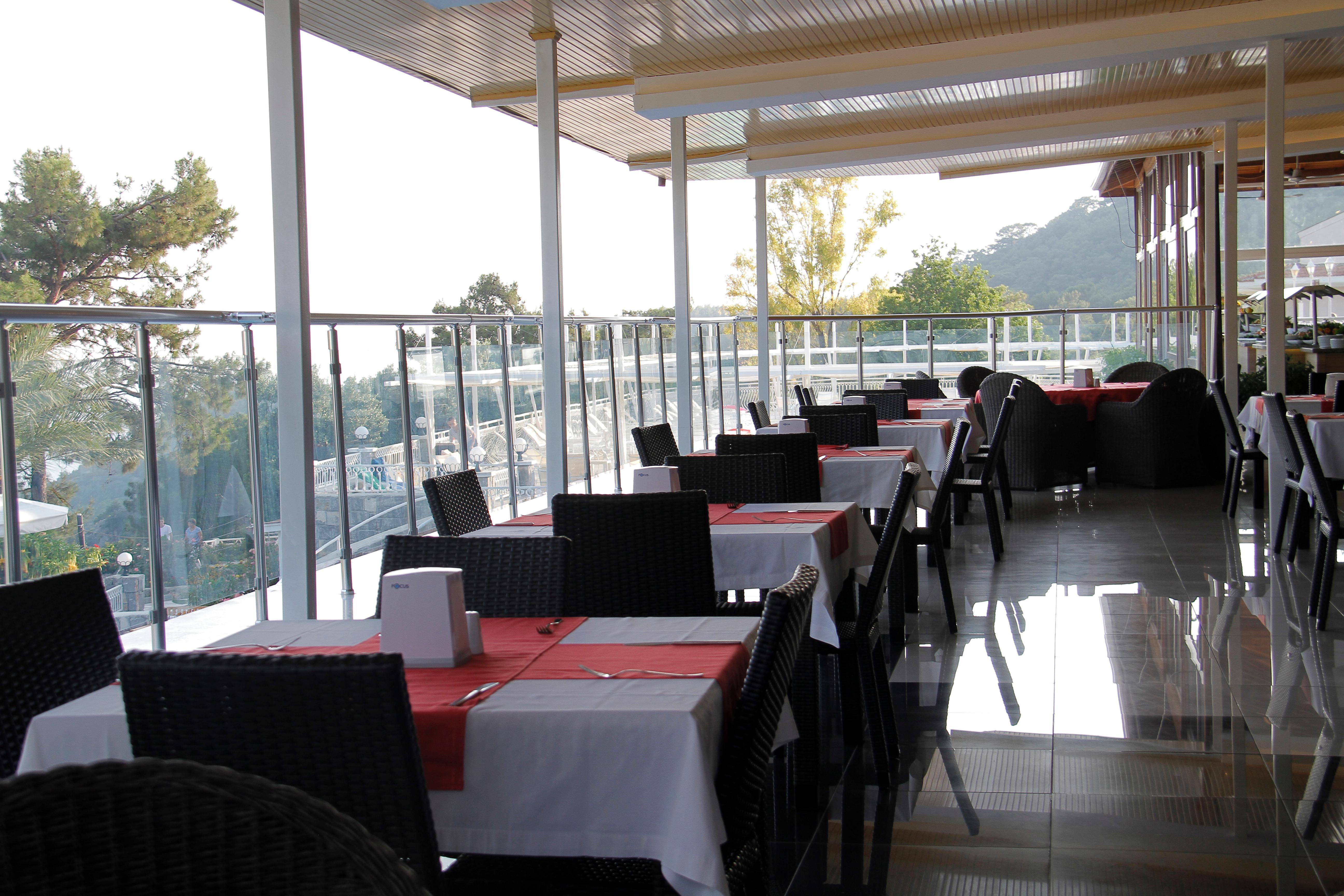 אולודניץ Nicholas Park Hotel מראה חיצוני תמונה