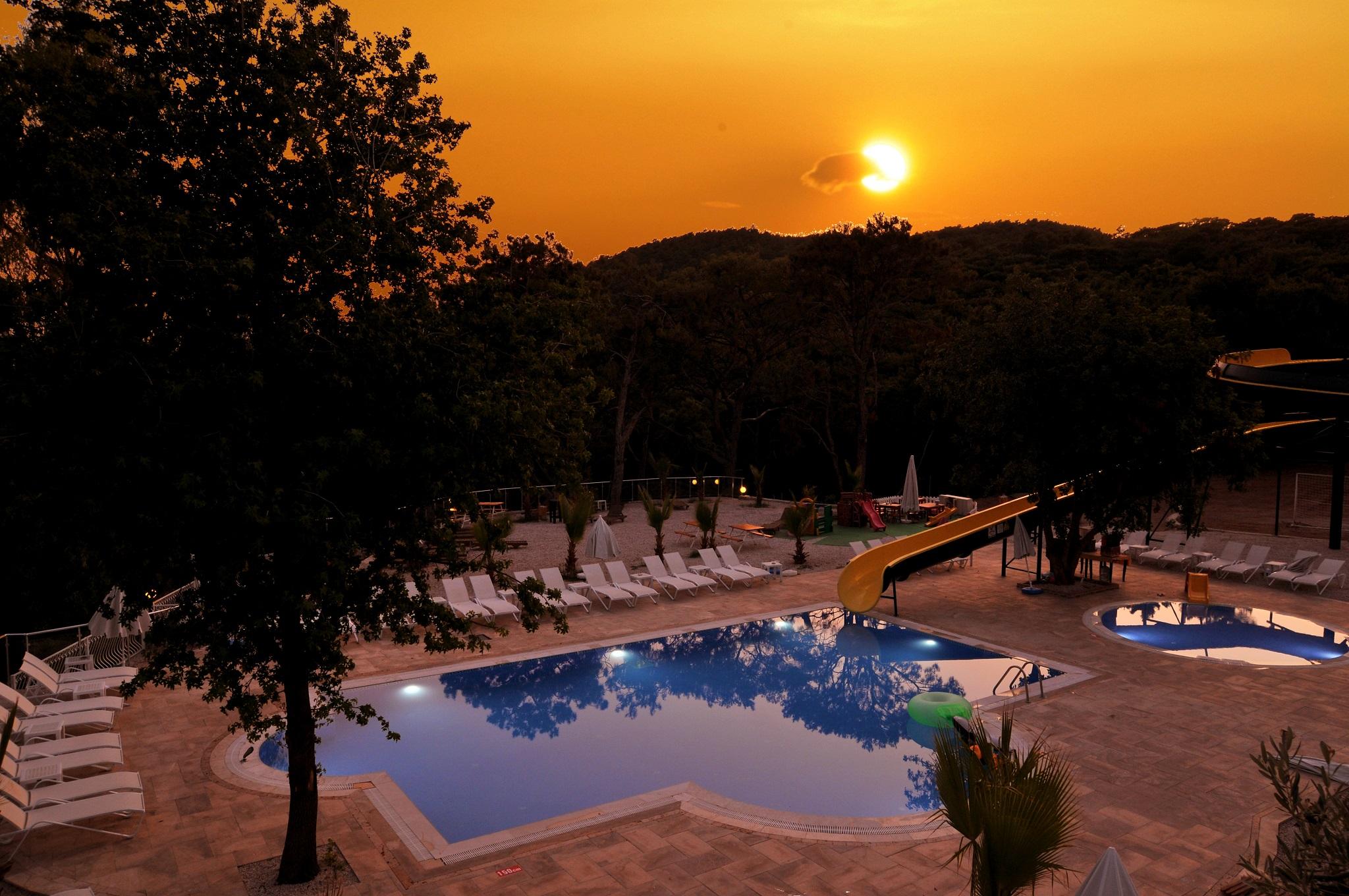 אולודניץ Nicholas Park Hotel מראה חיצוני תמונה