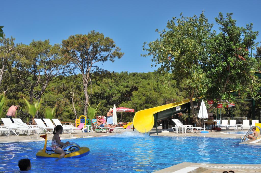 אולודניץ Nicholas Park Hotel מראה חיצוני תמונה