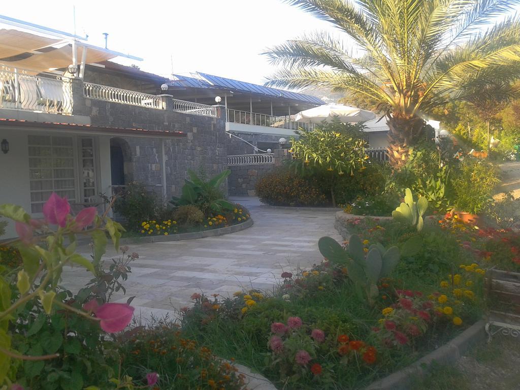 אולודניץ Nicholas Park Hotel מראה חיצוני תמונה